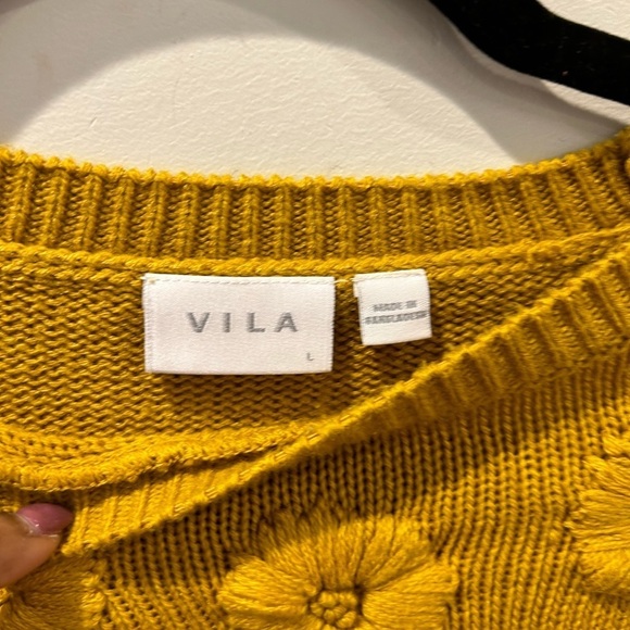 Vila sweater with floral knit detail in mustard used lightly L - Picture 7 of 7